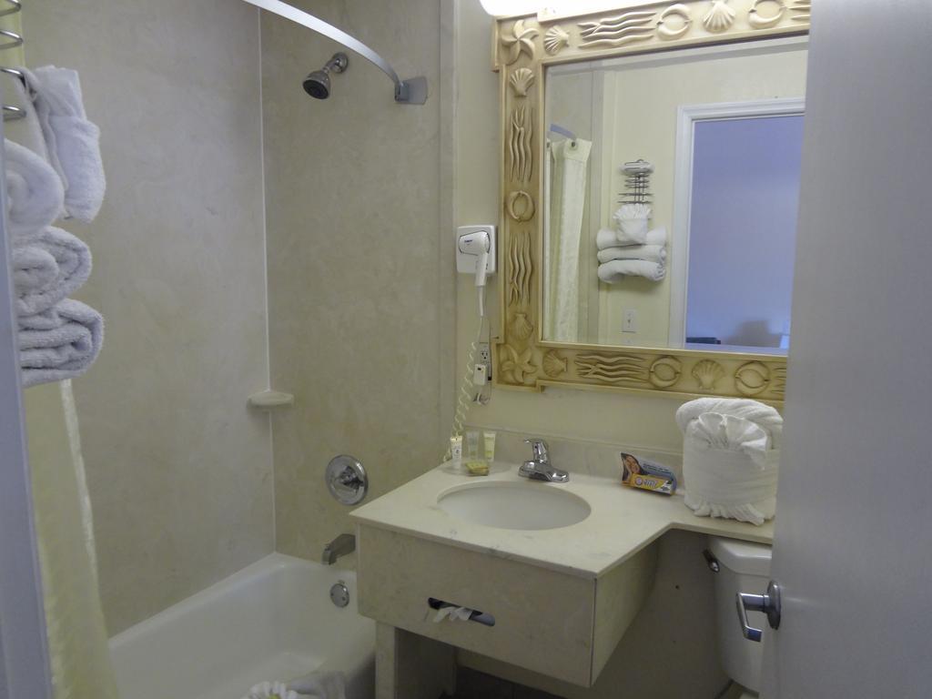 Roomba Inn & Suites - Daytona Beach Room photo